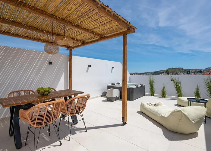 Onar -quiet Luxury With Private Jacuzzi-ideal For Couples شقة أرخانجلوس
